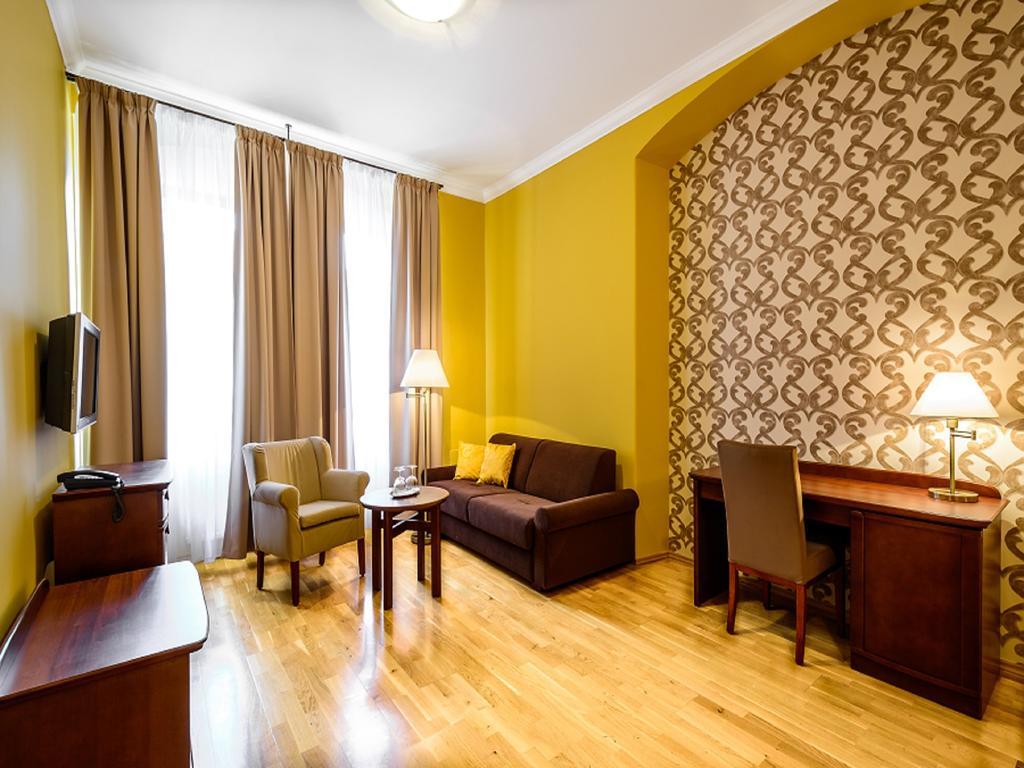 Alexander Hotel Stříbro Szoba fotó