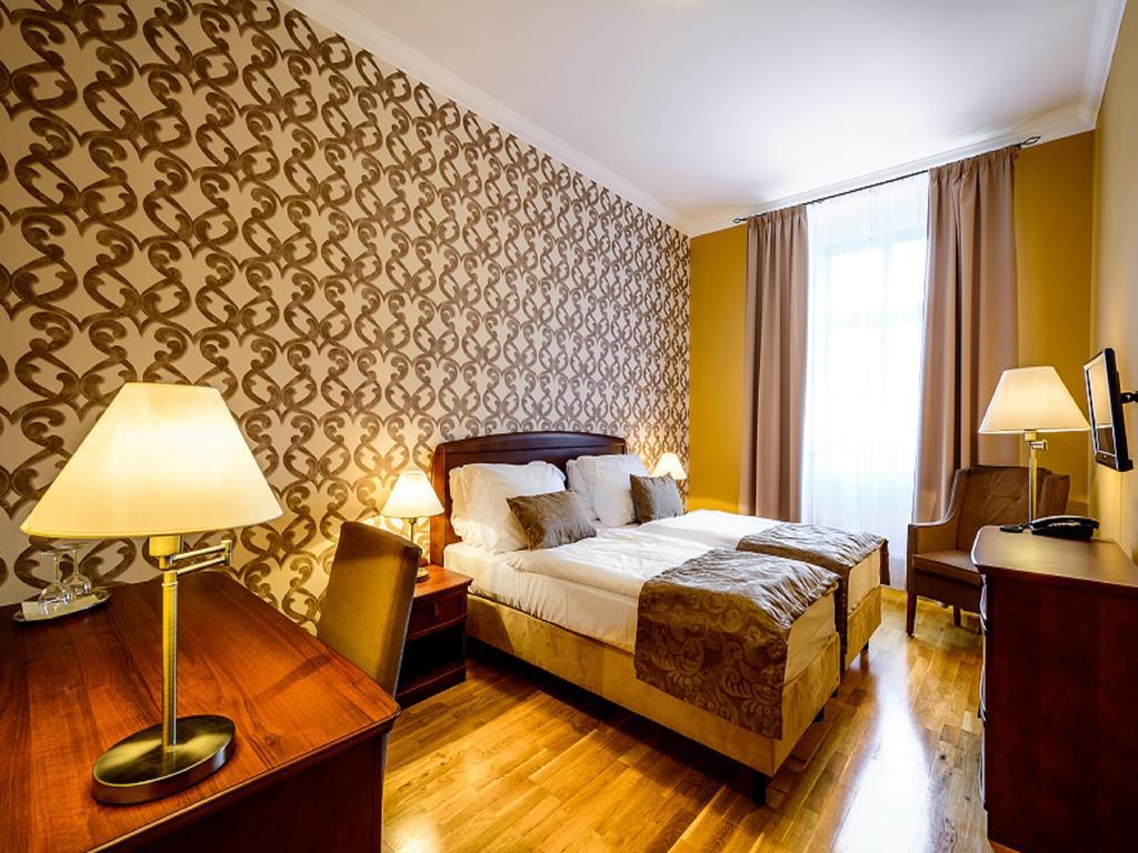 Alexander Hotel Stříbro Szoba fotó