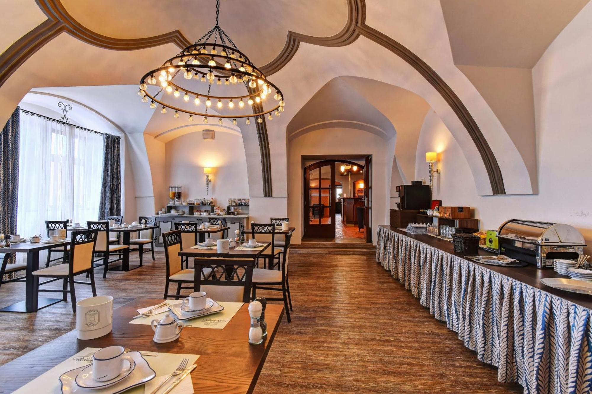 Alexander Hotel Stříbro Kültér fotó